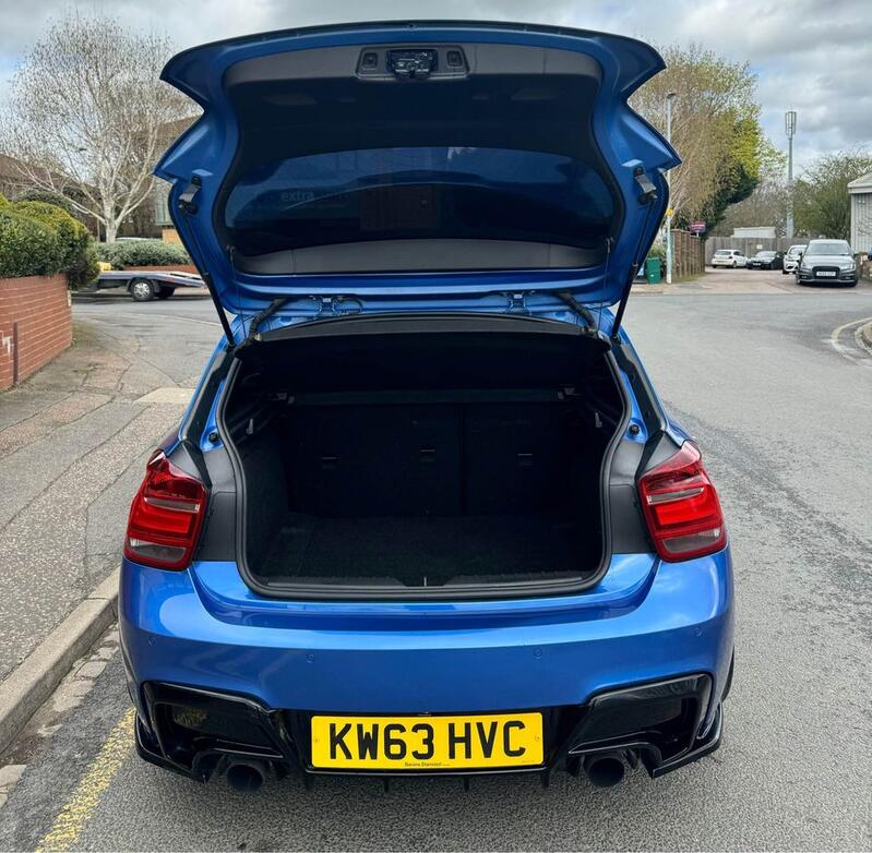 BMW 1 SERIES