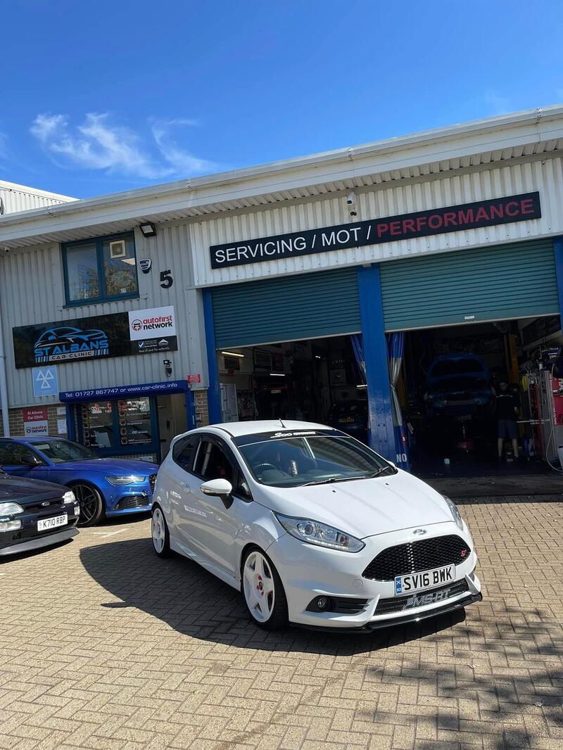 View FORD FIESTA 1.6 T EcoBoost ST-2