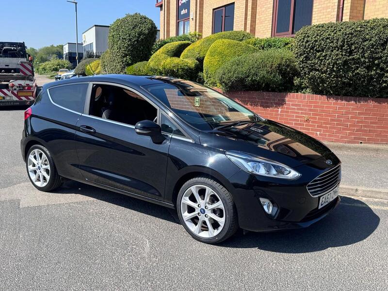 View FORD FIESTA 1.0 T EcoBoost Titanium