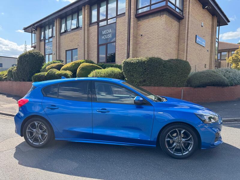 View FORD FOCUS 1.0 T EcoBoost ST-Line