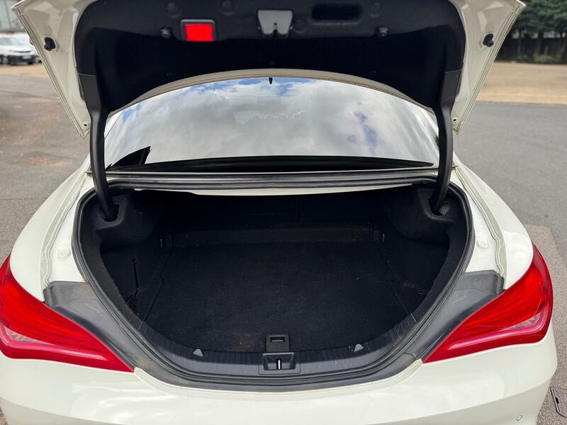 MERCEDES-BENZ CLA