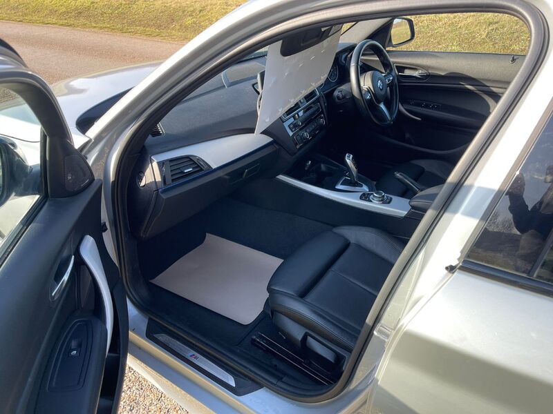 BMW 1 SERIES