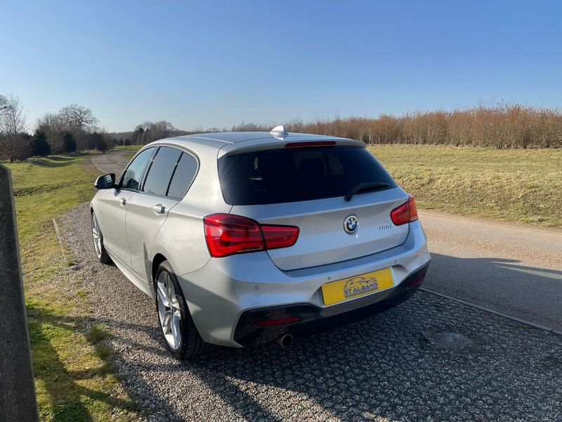 BMW 1 SERIES