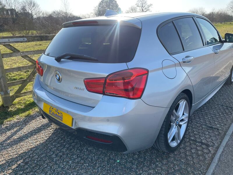 BMW 1 SERIES