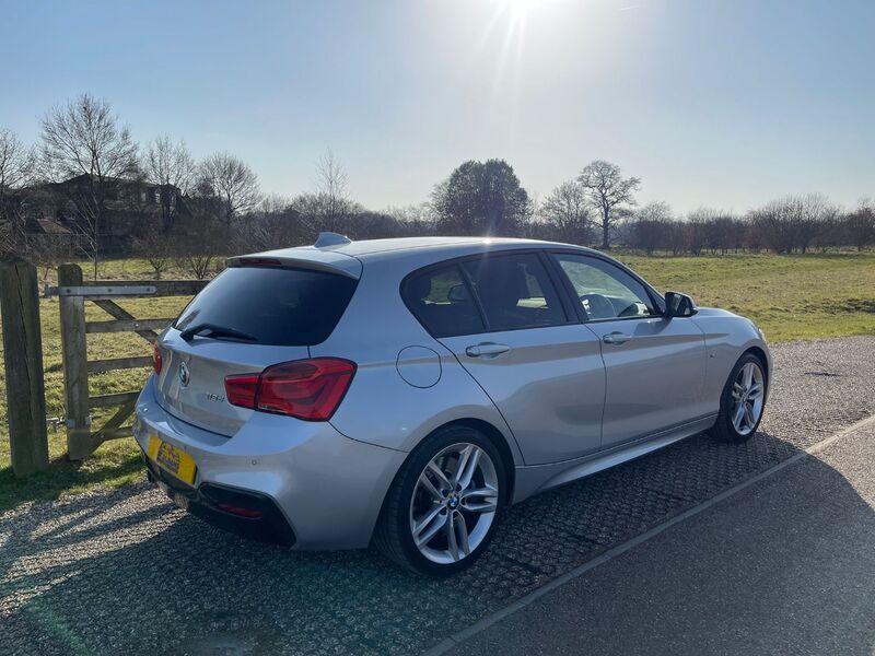 BMW 1 SERIES