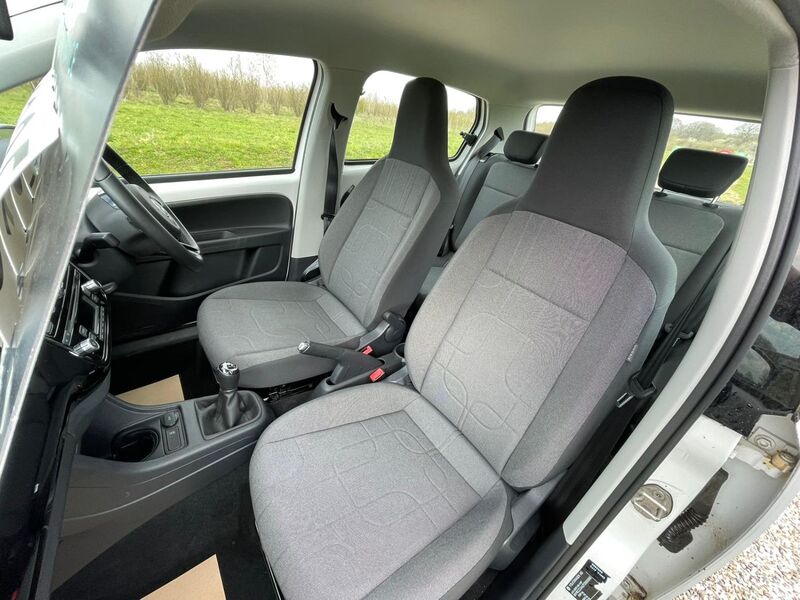 VOLKSWAGEN UP