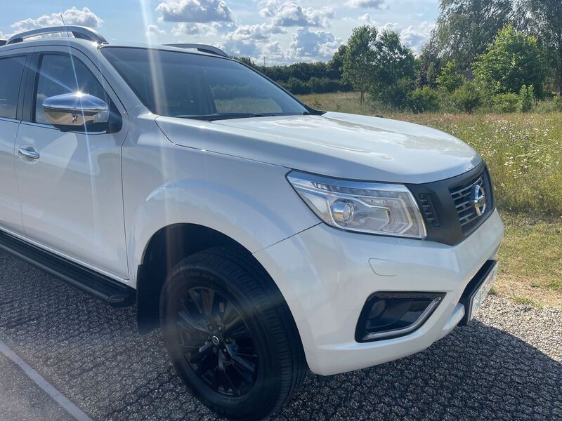 NISSAN NAVARA