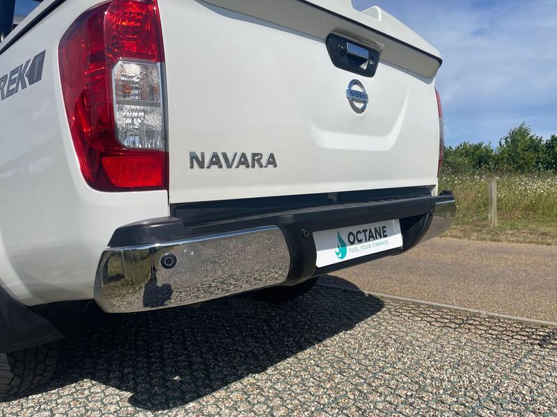 NISSAN NAVARA