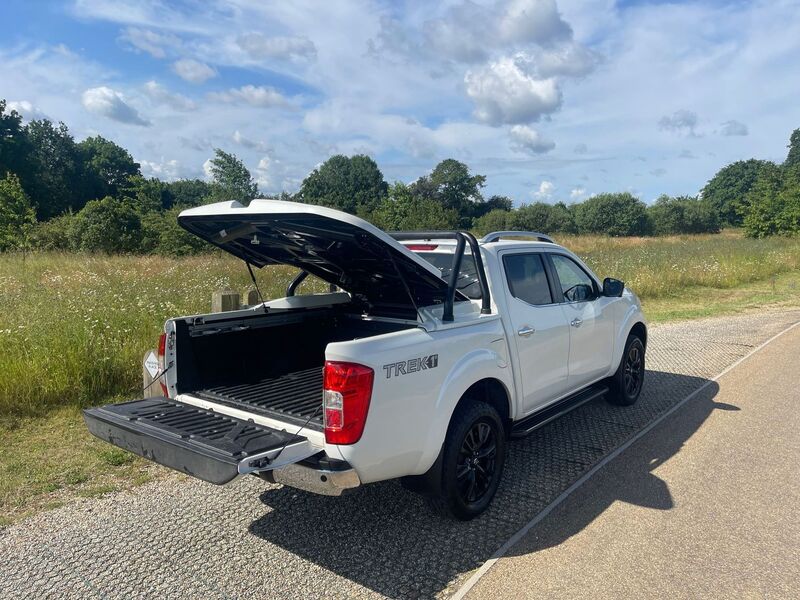 NISSAN NAVARA