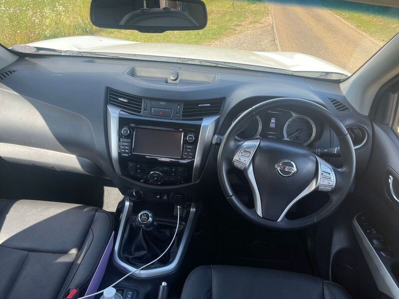NISSAN NAVARA