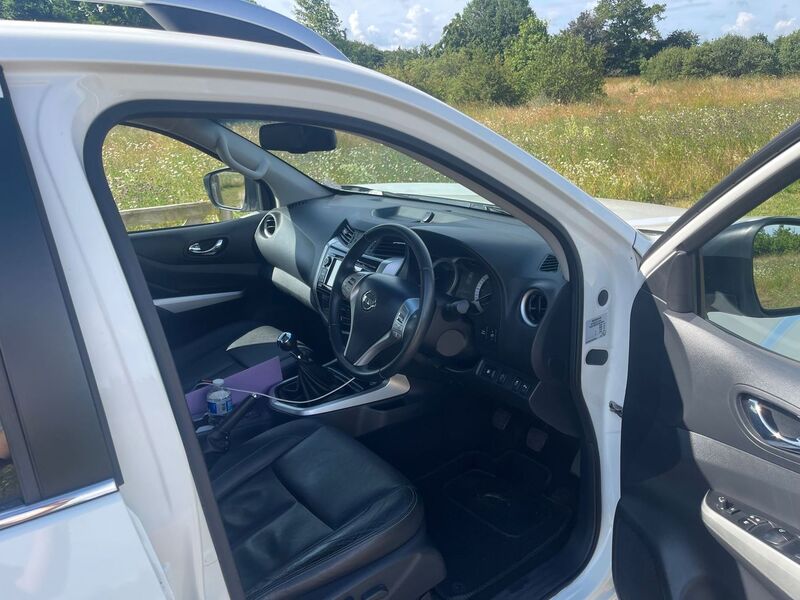 NISSAN NAVARA