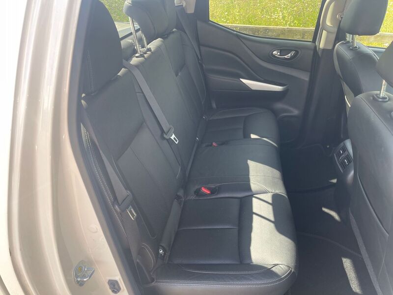NISSAN NAVARA