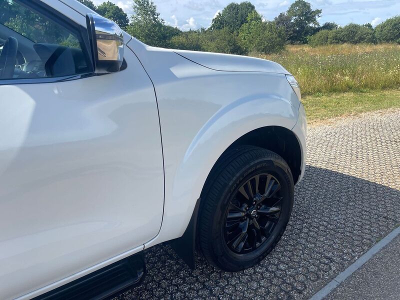 NISSAN NAVARA
