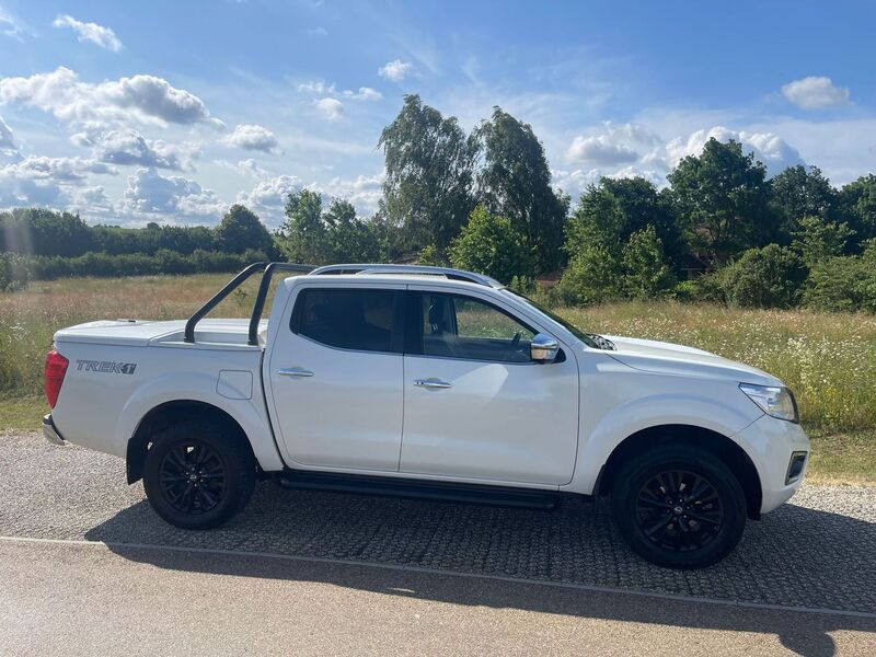 NISSAN NAVARA