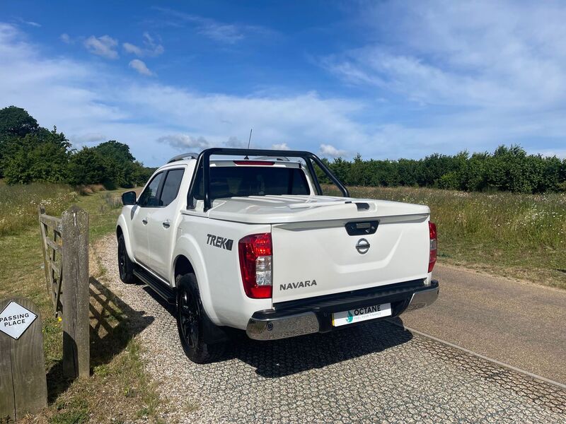 NISSAN NAVARA