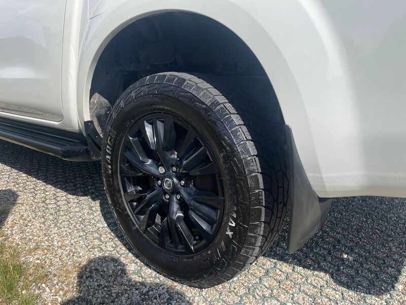NISSAN NAVARA