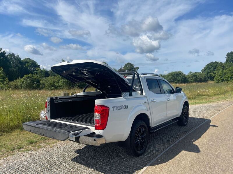 NISSAN NAVARA