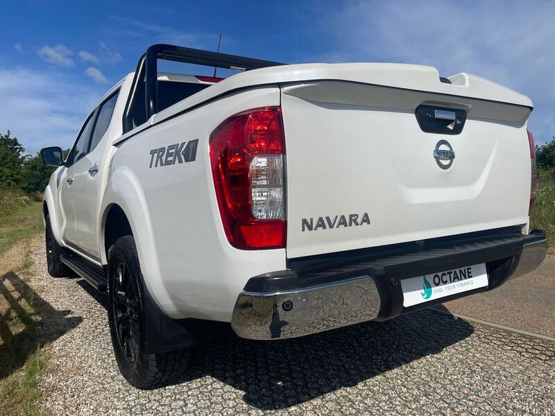 NISSAN NAVARA