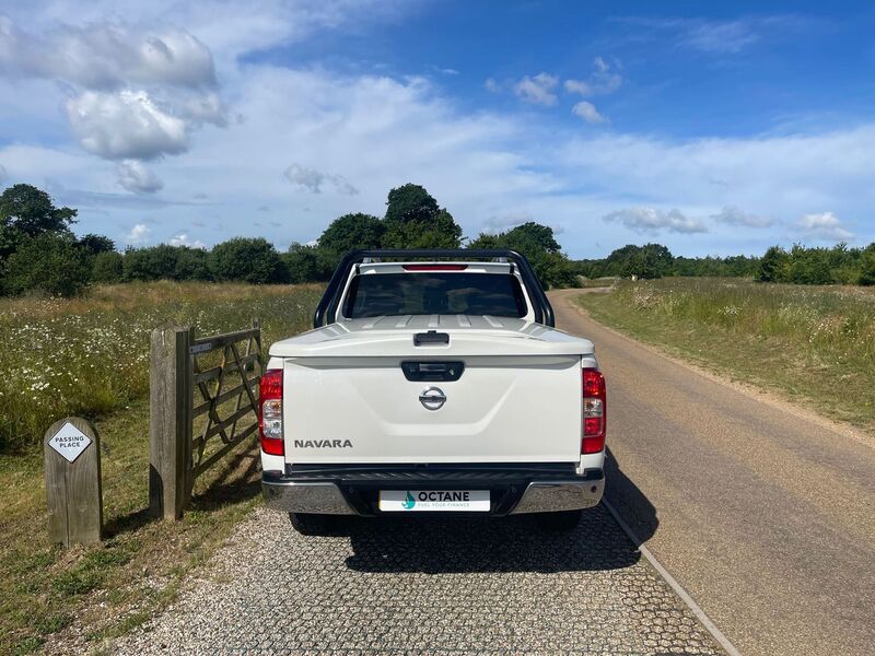 NISSAN NAVARA