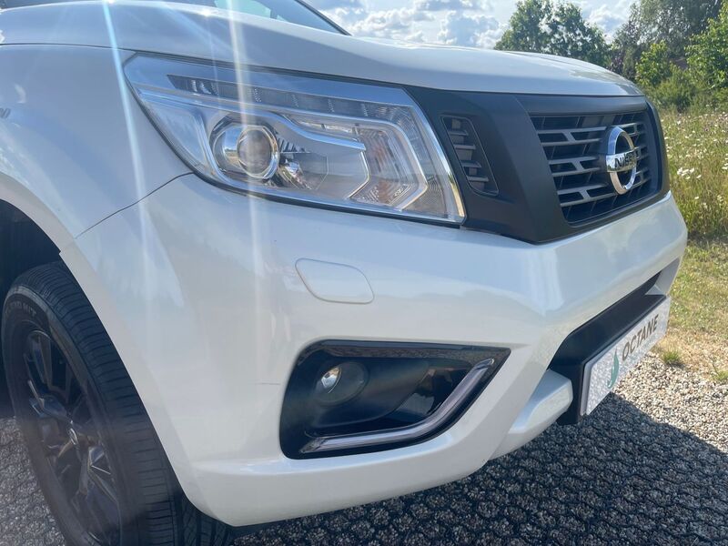NISSAN NAVARA