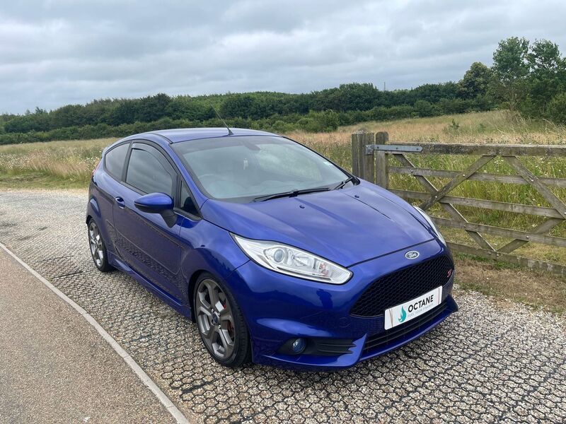 View FORD FIESTA ST-2