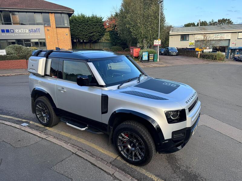 LAND ROVER DEFENDER 90