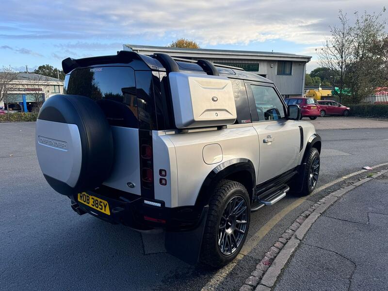 LAND ROVER DEFENDER 90