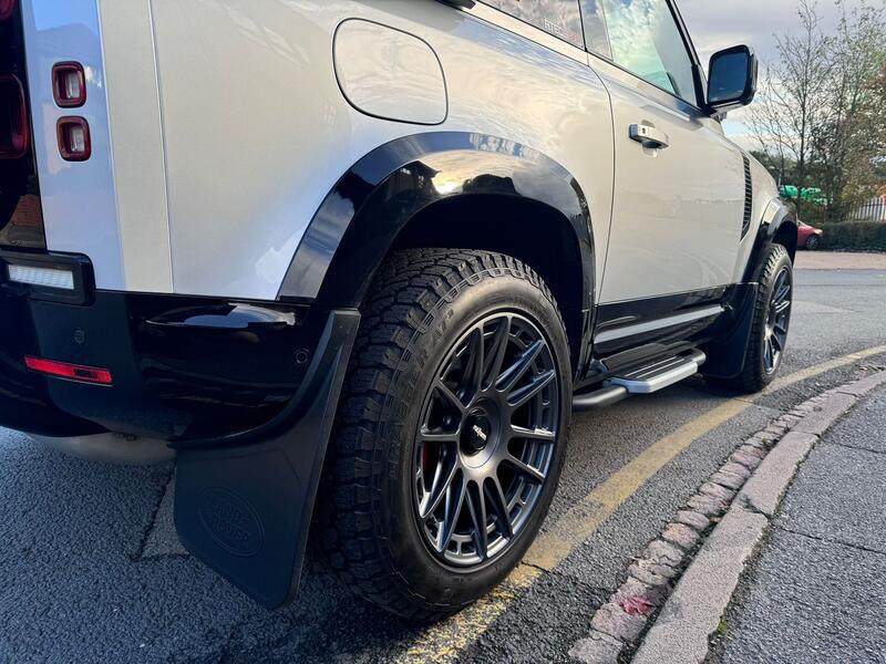 LAND ROVER DEFENDER 90