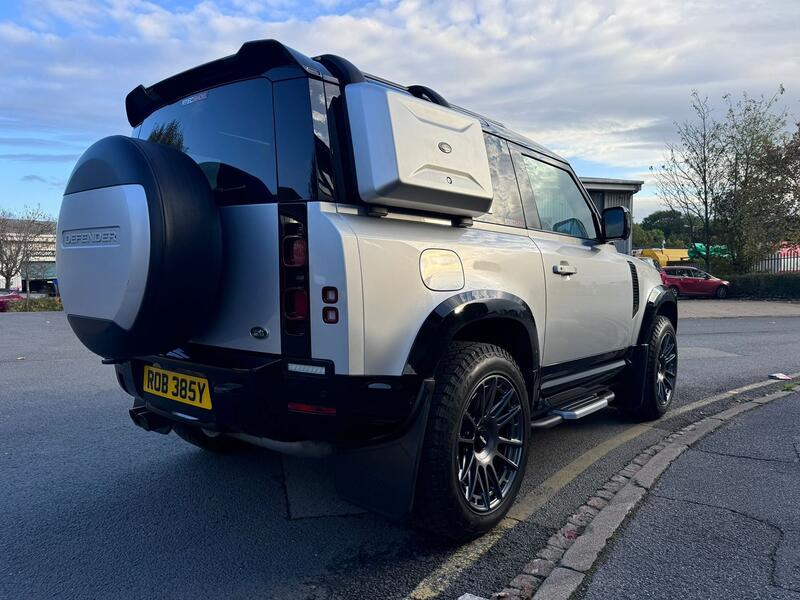LAND ROVER DEFENDER 90
