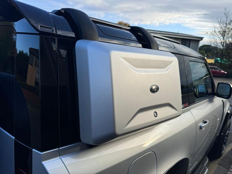 LAND ROVER DEFENDER 90