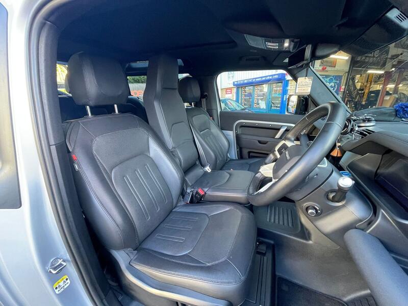 LAND ROVER DEFENDER 90