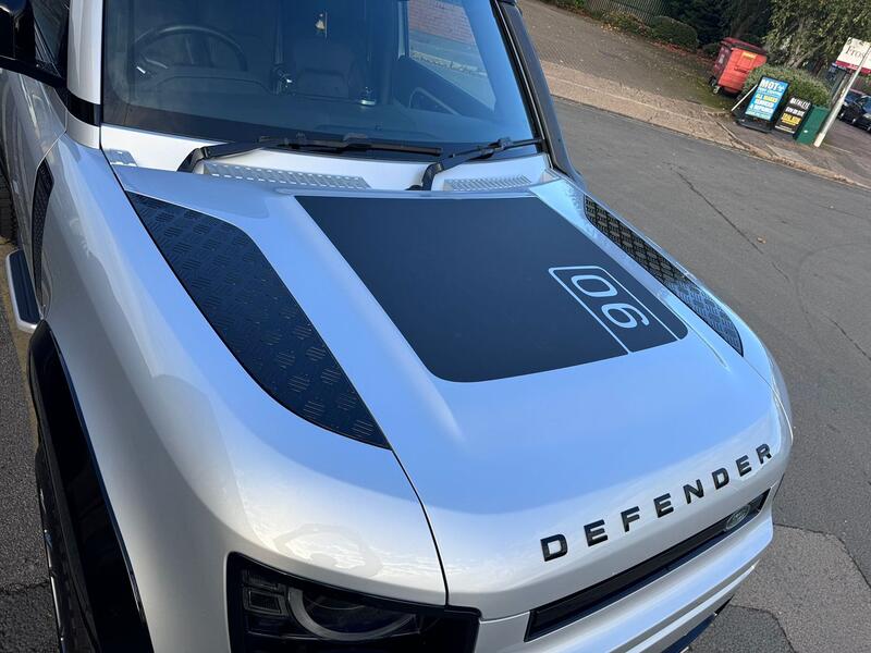 LAND ROVER DEFENDER 90