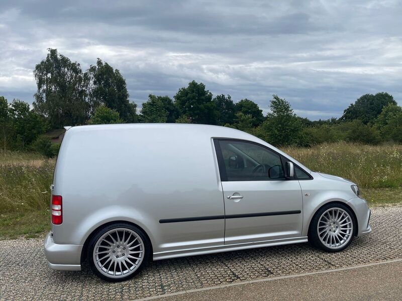 VOLKSWAGEN CADDY